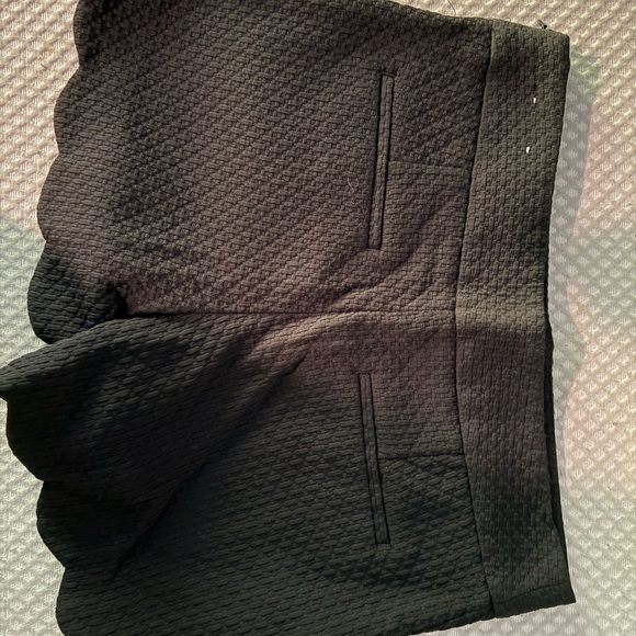 Black Loft shorts - Picture 3 of 3